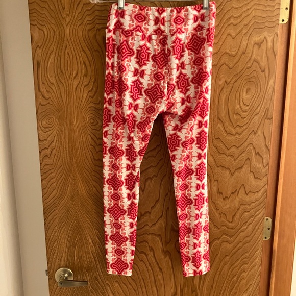 🧵❤️ LuLaRoe Leggings Bundle Size O/S - Valentine’s Day Collection - Picture 3 of 9